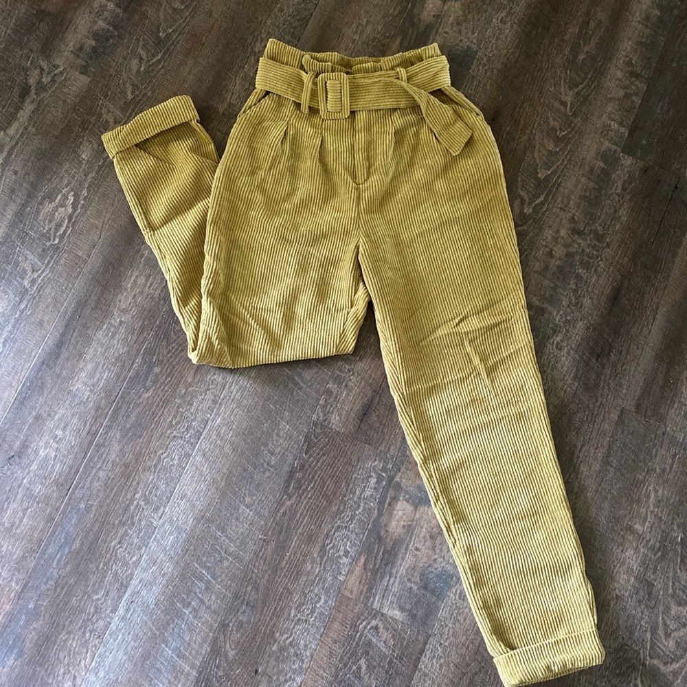 Mustard yellow high waisted pants size 6